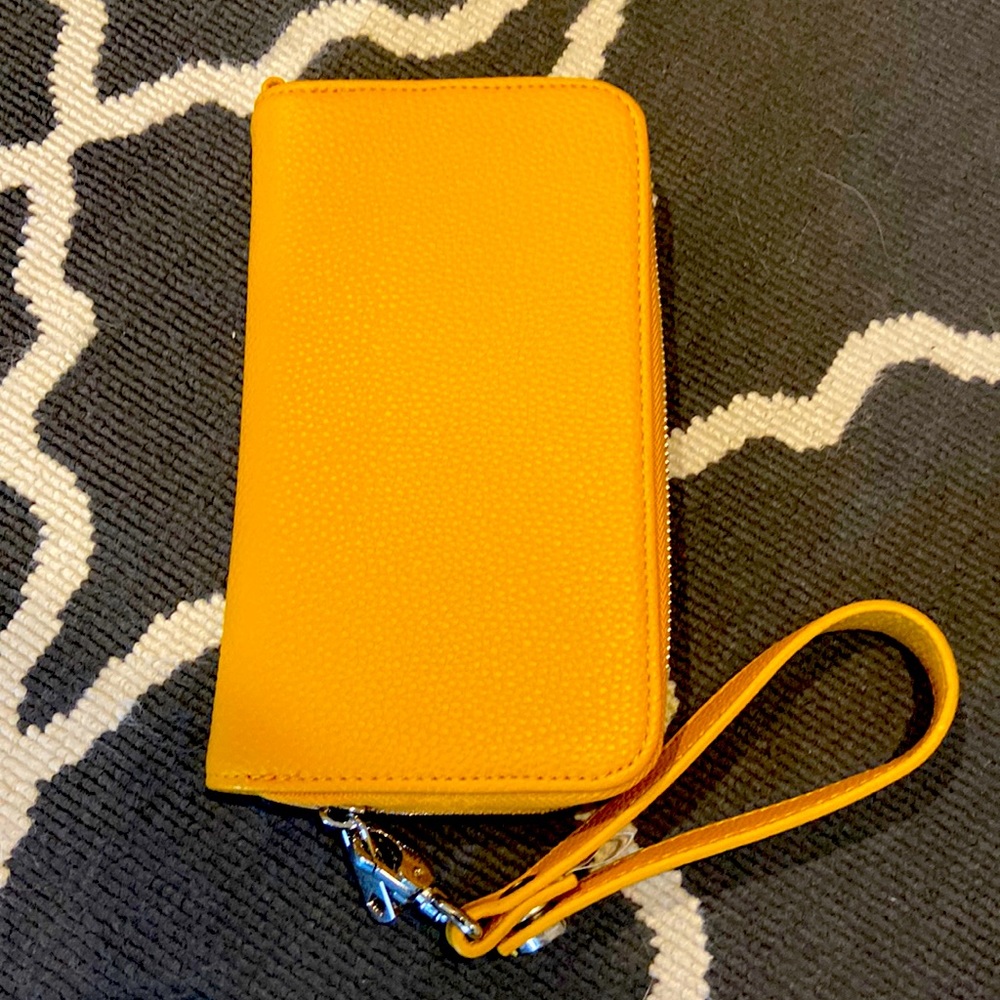 Brand NWOT Thirty-One All about the Benjamins wallet. Mustard color!